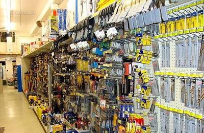 街边五金店看似冷清，为何能屹立不倒？